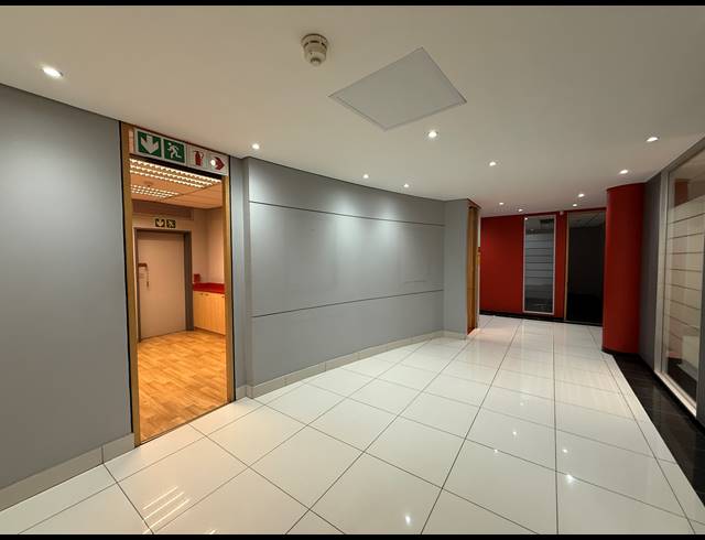 688M² OFFICE TO LET IN PARKTOWN